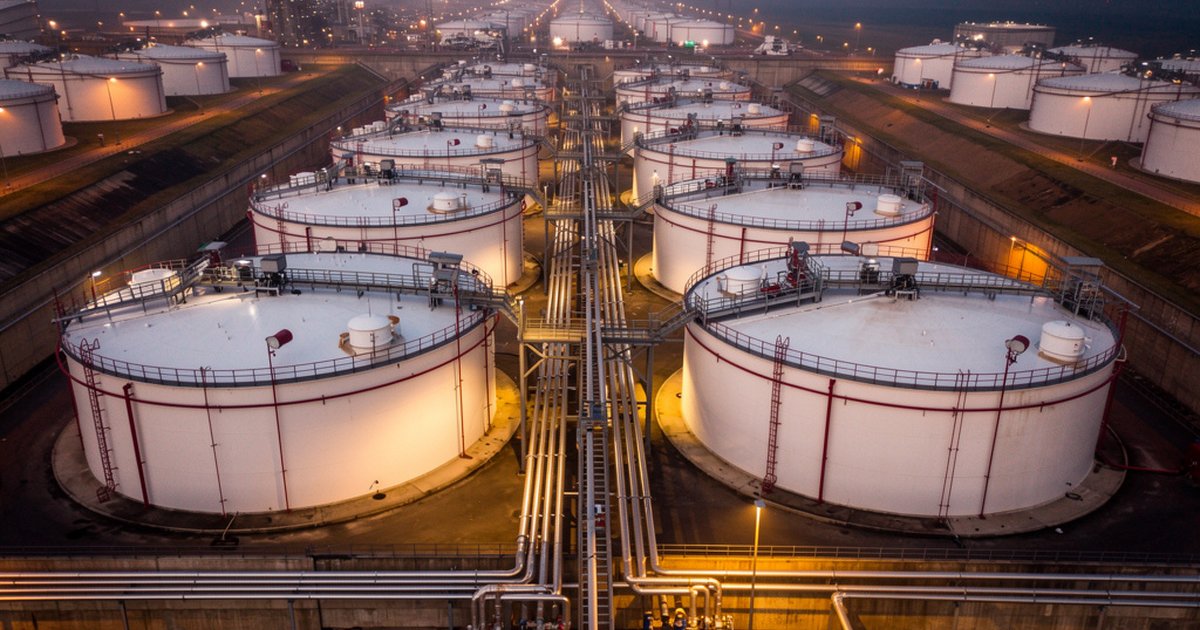 Tank farm fire protection engineering — fixed foam systems and cooling water infrastructure at a petrochemical storage facility